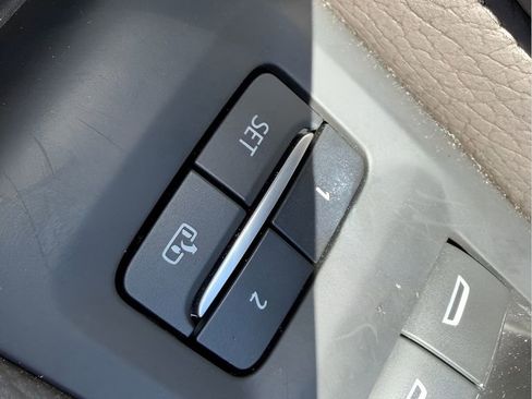 Used 2022 GMC Yukon Denali AWD/4WD image 17
