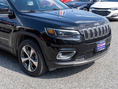 Used 2019 Jeep Cherokee Limited w/ Luxury Group AWD/4WD image 9