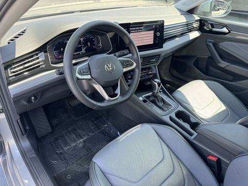 Used 2025 Volkswagen Jetta SEL FWD image 14