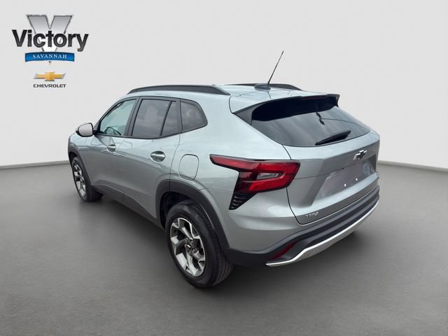 Used 2024 Chevrolet Trax LT w/ Driver Confidence Package FWD image 5