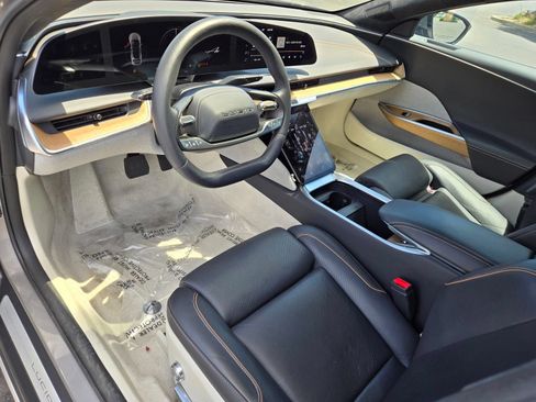 Used 2025 Lucid Air Touring AWD/4WD image 17