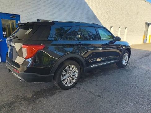 Used 2023 Ford Explorer Limited w/ Limited Technology Package AWD/4WD image 10