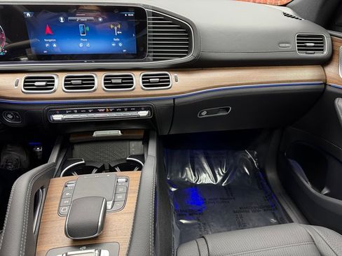 New 2025 Mercedes-Benz GLS 580 4MATIC image 17