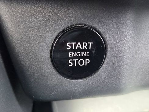 Used 2024 Nissan Rogue S FWD image 27