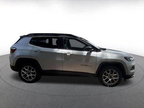 Used 2025 Jeep Compass Limited AWD/4WD image 16