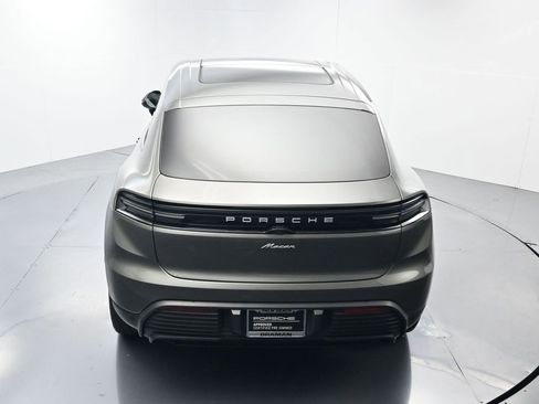 Certified 2025 Porsche Macan Electric image 36