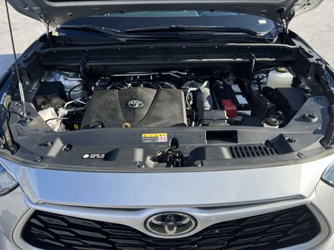 Used 2022 Toyota Highlander L image 27