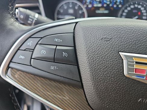 Used 2017 Cadillac XT5 Platinum image 18