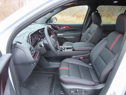 New 2026 Chevrolet Traverse RS w/ LPO, Floor Liner Package image 23