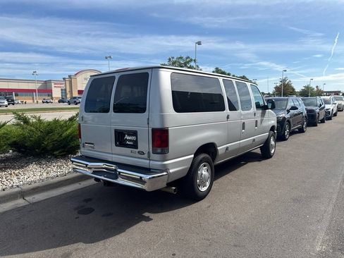 Used 2010 Ford E-350 and Econoline 350 XLT RWD image 5