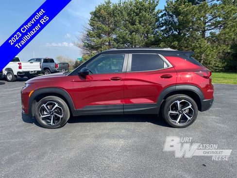 Used 2023 Chevrolet TrailBlazer RS w/ Sun and Liftgate Package AWD/4WD image 5
