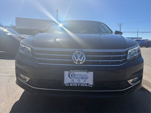 Used 2017 Volkswagen Passat 3.6 SEL Premium image 23