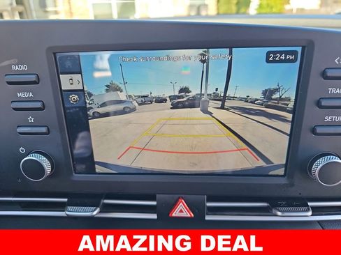 Used 2025 Hyundai Elantra SE image 22