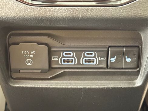 Used 2023 Jeep Grand Cherokee Limited w/ Luxury Tech Group II AWD/4WD image 34