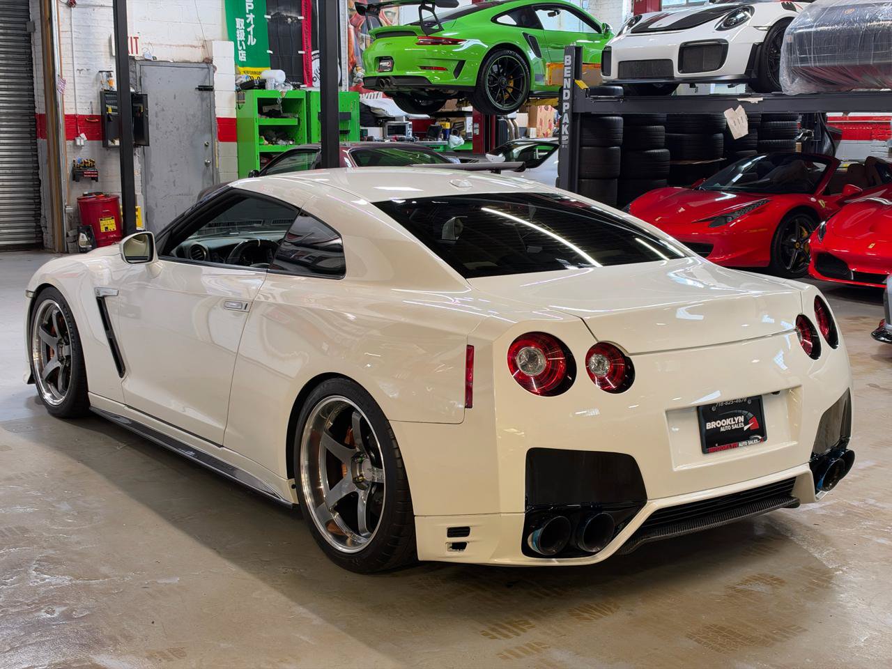 Used 2015 Nissan GT-R Premium AWD/4WD image 8