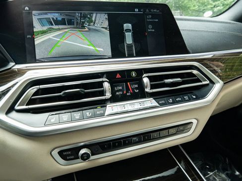 Used 2019 BMW X5 xDrive40i w/ Premium Package 2 AWD/4WD image 39