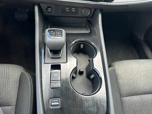 Used 2025 Nissan Rogue SV FWD image 15