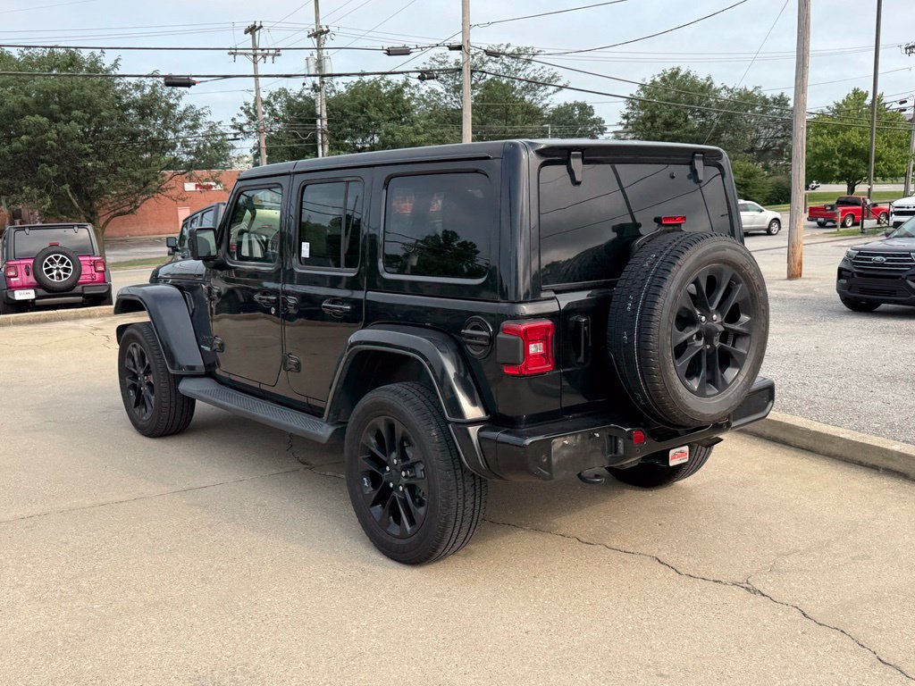 Used 2021 Jeep Wrangler Unlimited Sahara AWD/4WD image 8