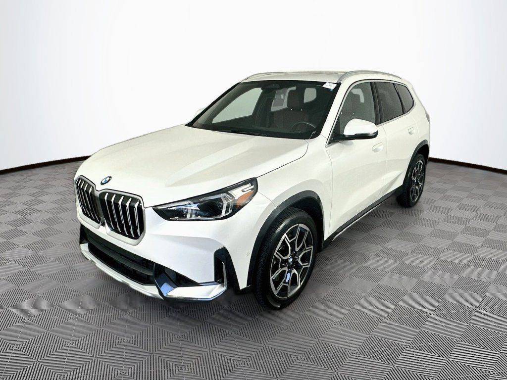 Used 2025 BMW X1 xDrive28i w/ Premium Package AWD/4WD image 4