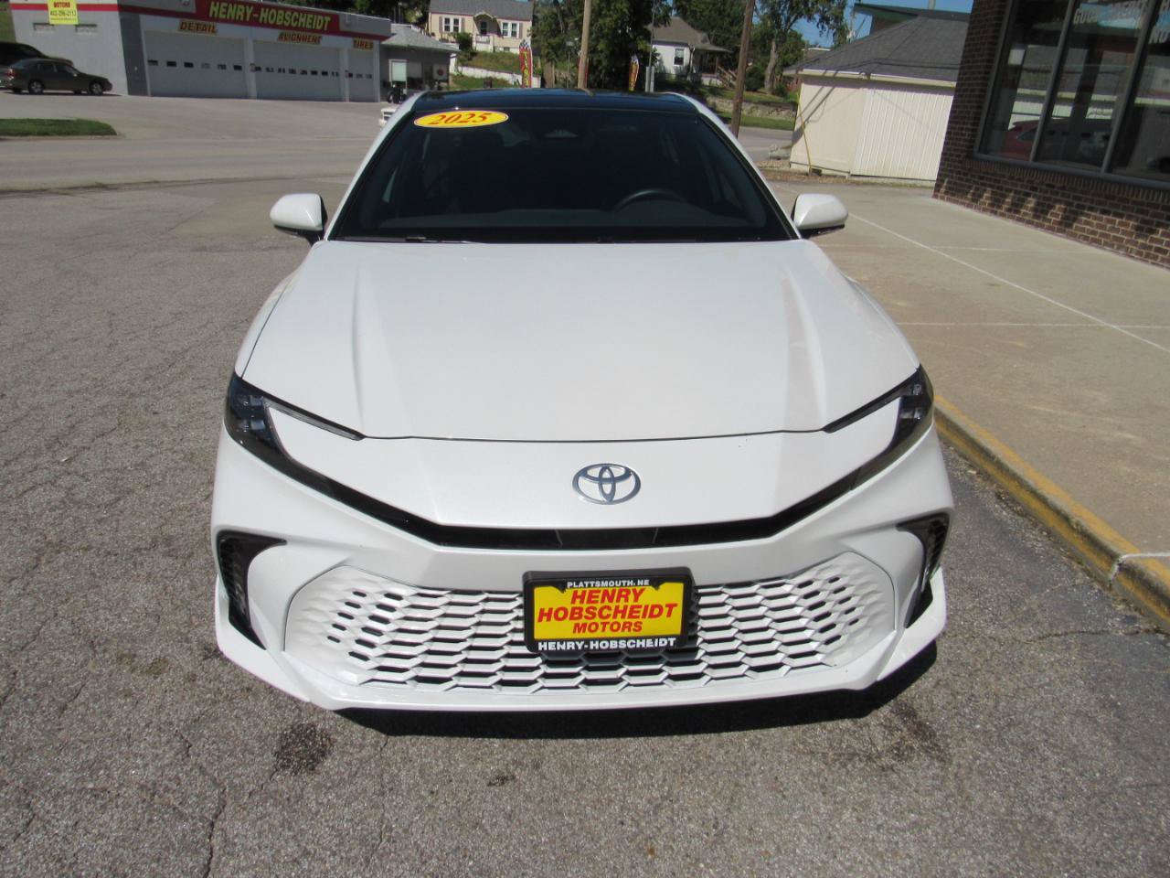 Used 2025 Toyota Camry XSE FWD image 2