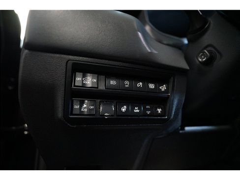 Used 2023 Toyota Tundra Platinum w/ Advanced Package AWD/4WD image 19