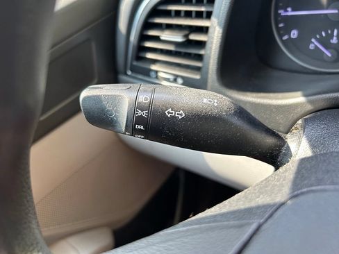 Used 2017 Hyundai Elantra SE FWD image 21