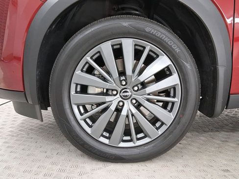 Used 2024 Nissan Pathfinder SL w/ SL Premium Package image 11