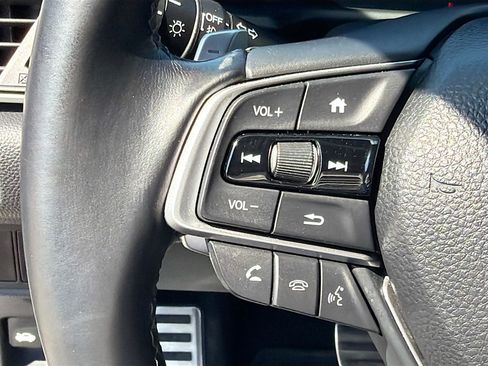 Used 2018 Honda Accord Sport image 30