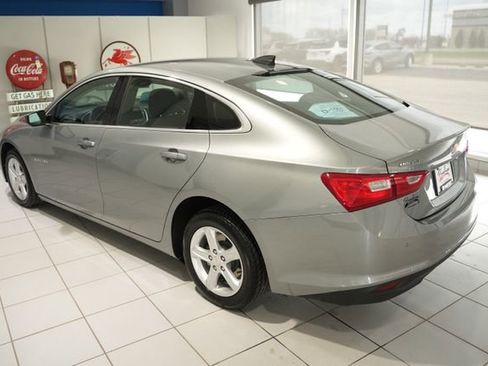 Used 2025 Chevrolet Malibu LS w/ Driver Confidence Package FWD image 4