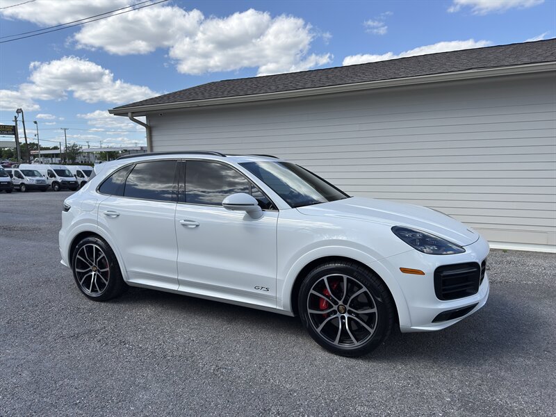 Used 2022 Porsche Cayenne GTS AWD/4WD image 2