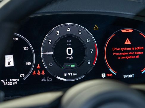 Certified 2024 Porsche Cayenne Coupe AWD/4WD image 19