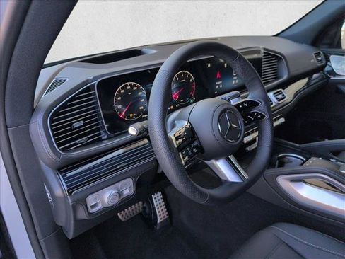 New 2026 Mercedes-Benz GLS 580 4MATIC image 3