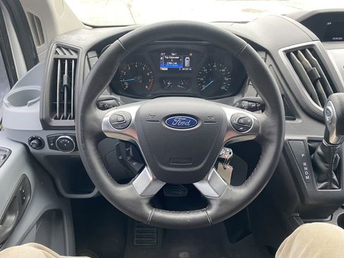 Used 2016 Ford Transit 150 XLT image 5