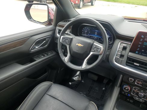 Used 2023 Chevrolet Tahoe Premier AWD/4WD image 17