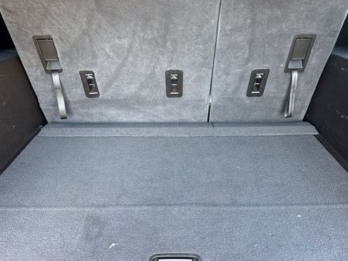 Used 2024 Chevrolet Suburban LT image 18