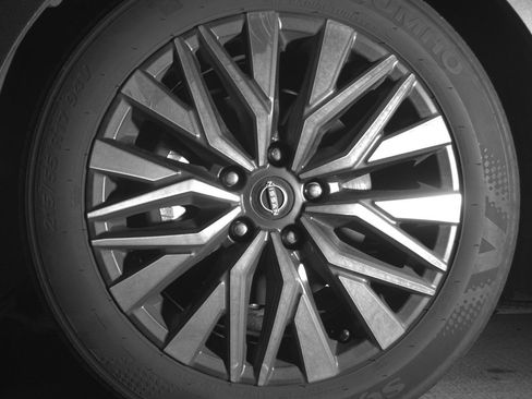 Used 2025 Nissan Altima 2.5 SV image 12