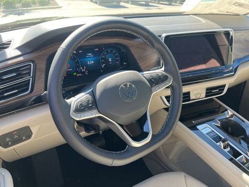 New 2026 Volkswagen Atlas SE image 34