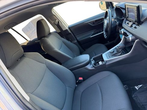 Used 2022 Toyota RAV4 LE image 27