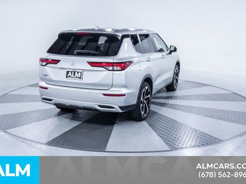 Used 2024 Mitsubishi Outlander SE image 9