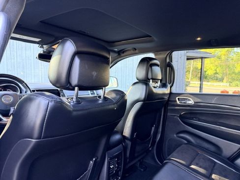 Used 2020 Jeep Grand Cherokee Altitude RWD image 15
