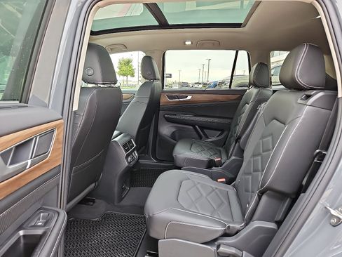 New 2026 Volkswagen Atlas SE image 10