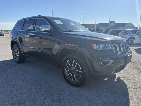 Used 2021 Jeep Grand Cherokee Limited w/ Luxury Group II image 3