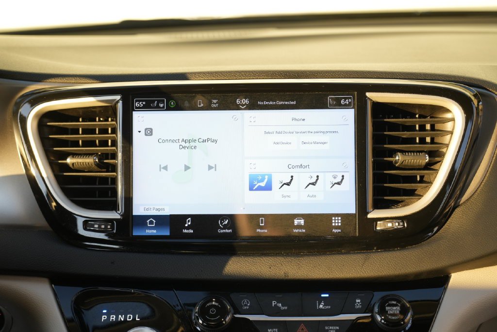 Used 2023 Chrysler Pacifica Touring-L FWD image 33