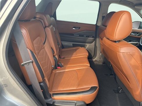 Used 2023 Nissan Pathfinder Platinum w/ Cargo Package image 11