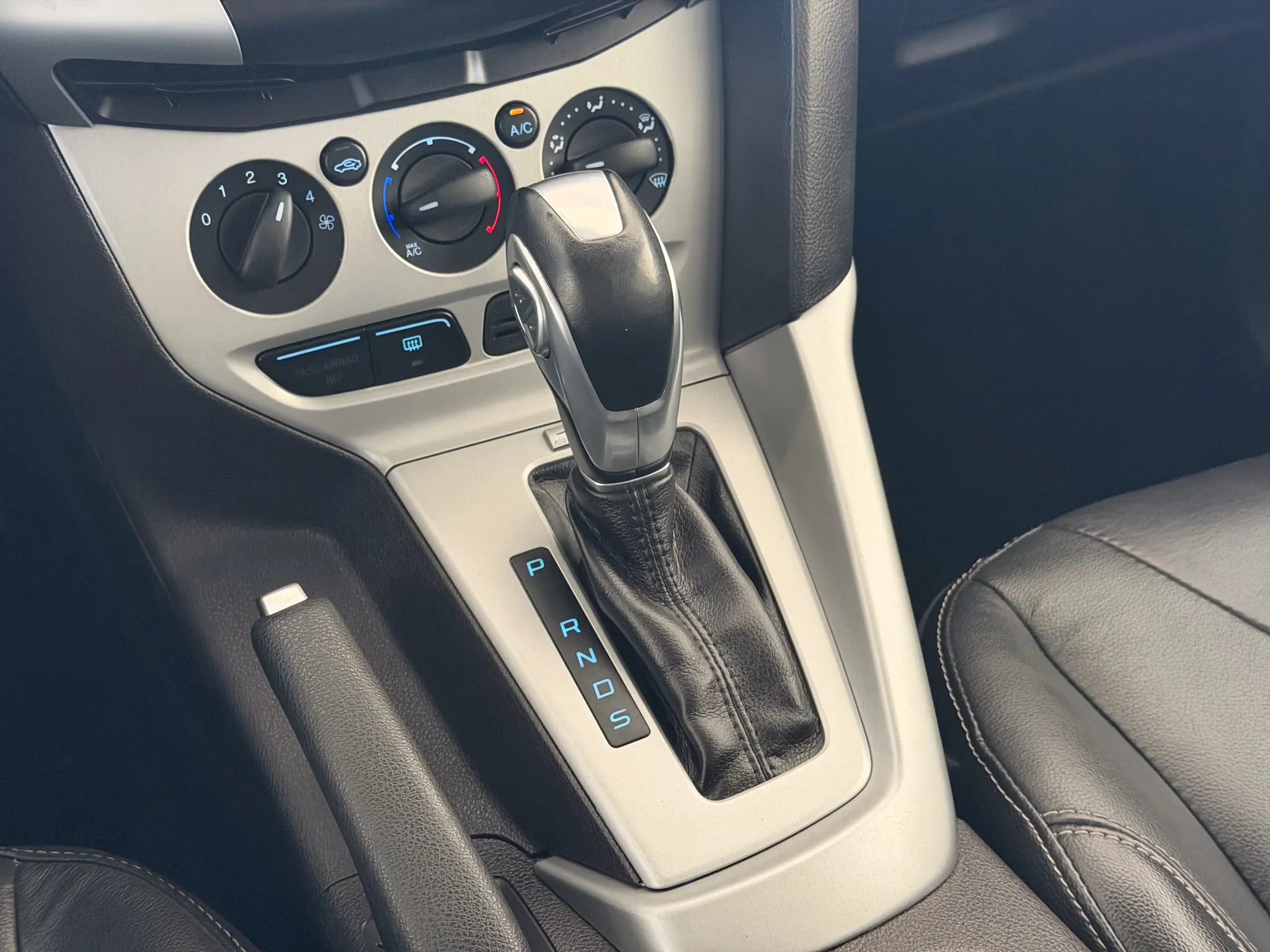 Used 2014 Ford Focus SE w/ Equipment Group 201A FWD image 29