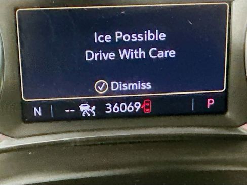 Used 2023 Chevrolet Traverse LT w/ LT Premium Package image 17