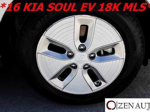 Used 2016 Kia Soul EV FWD image 45