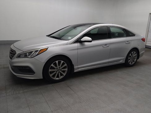 Used 2016 Hyundai Sonata Limited w/ Option Group 04 FWD image 2