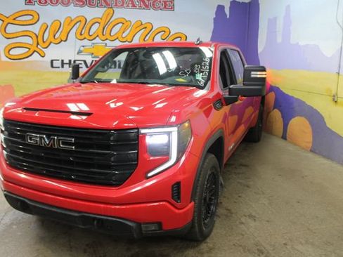 Used 2023 GMC Sierra 1500 Elevation AWD/4WD image 7