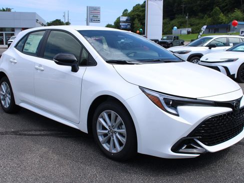 New 2026 Toyota Corolla SE FWD image 3